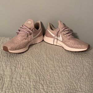 Women’s Nike Pegasus 35